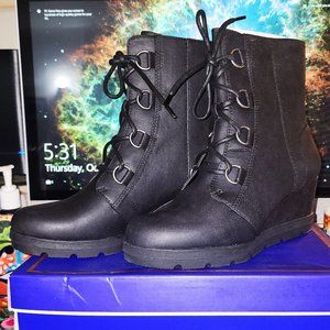 NIB White Mountain Nellie Wedge Boots